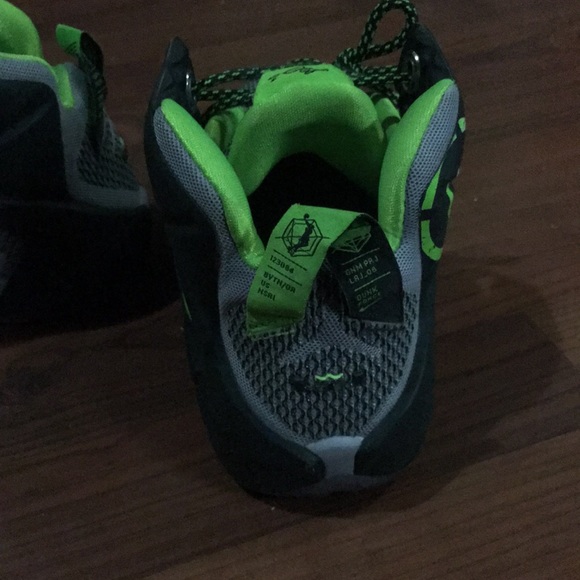 Nike Lebron Shoes 6.5Y great shape - Picture 4 of 4